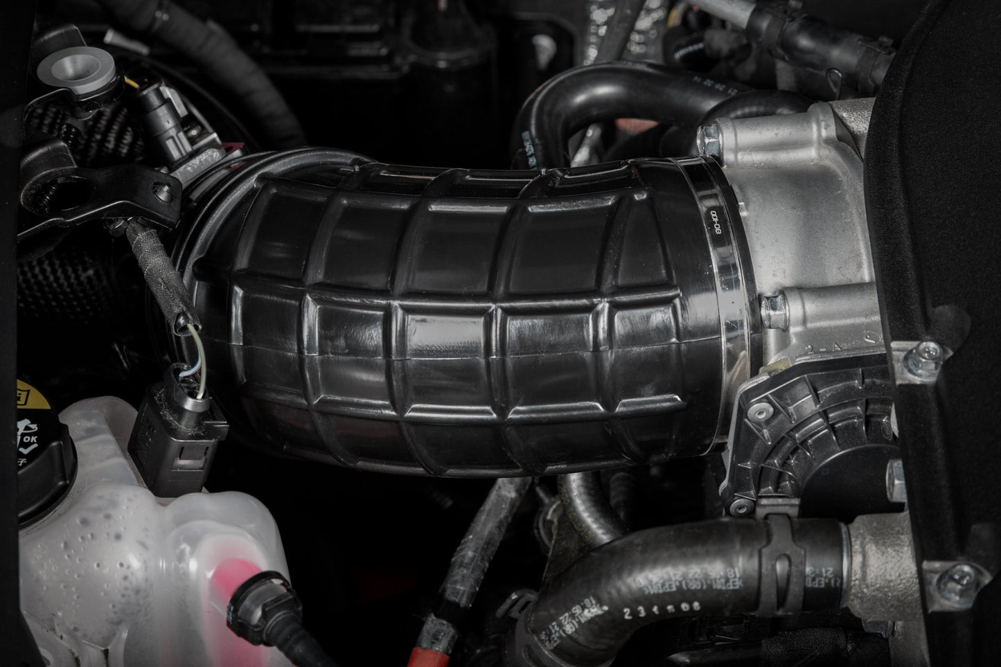 Eventuri Lotus Emira V6 Full Black Carbon Intake