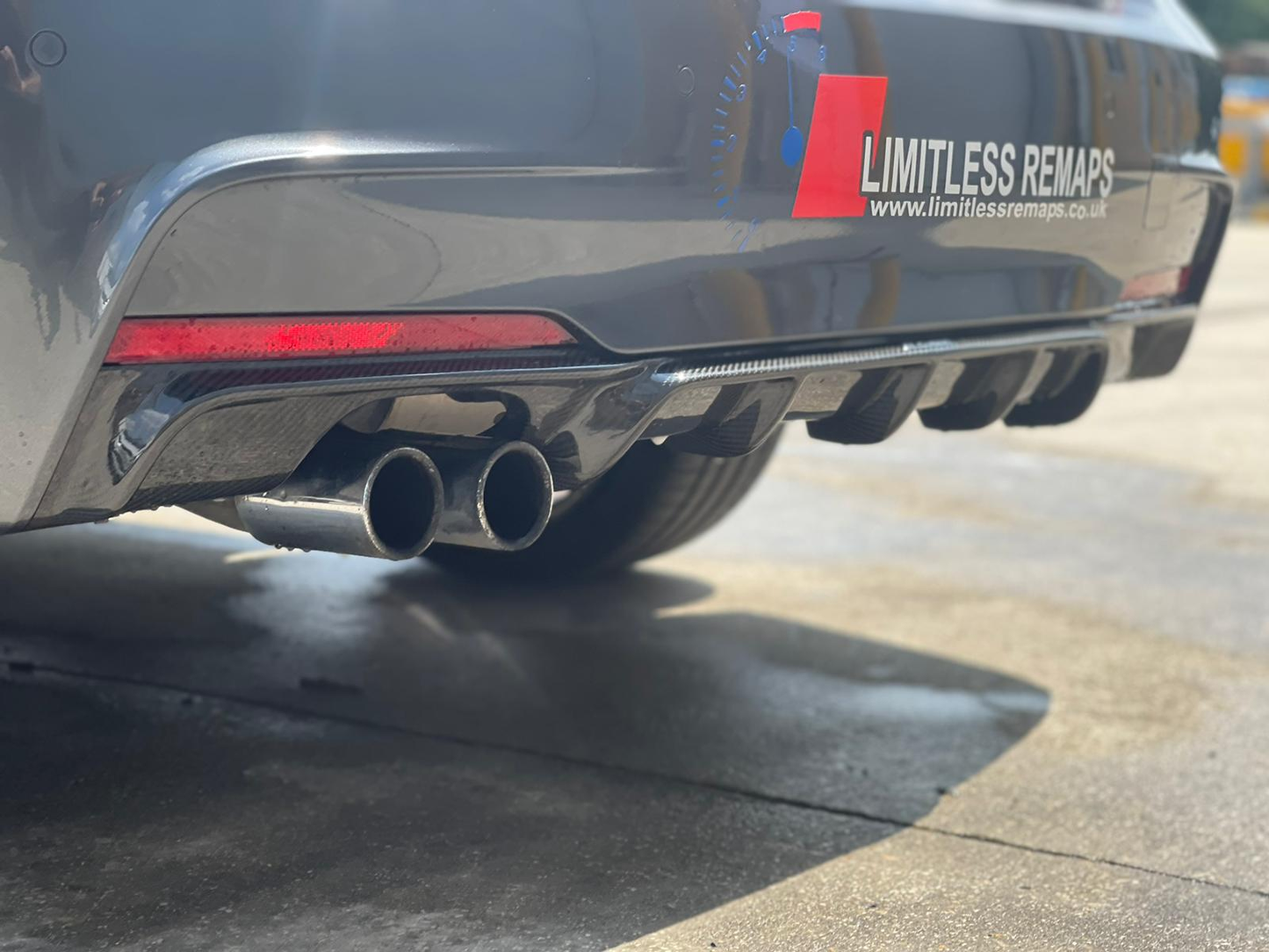 BMW 3 SERIES F30 CARBON FIBRE DIFFUSER - MP STYLE - TWIN EXHAUST