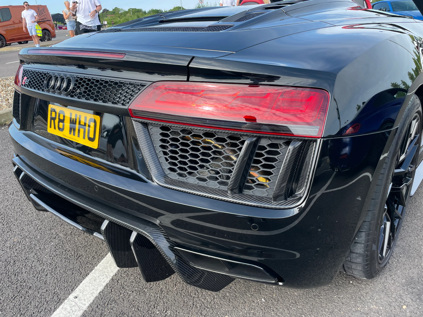 AUDI R8 V10 GEN 2 CARBON FIBRE REAR SIDE GRILLES