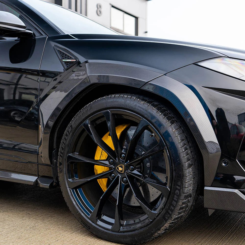 LAMBORGHINI URUS  FULL CARBON FIBRE ARCHES - CT DESIGN